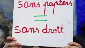 20 ANS DANS LE NOIR: LA SITUATION CRITIQUE DES SANS-PAPIERS AFRICAINS.